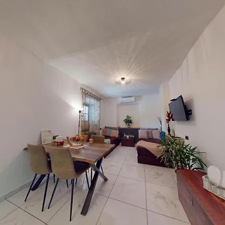 Resort Hisa Ida - Apartments With Hot Tub And Sauna Ivancna Gorica Zimmer foto