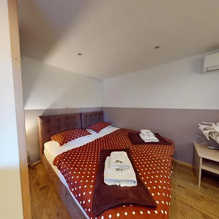 Resort Hisa Ida - Apartments With Hot Tub And Sauna Ivancna Gorica Zimmer foto
