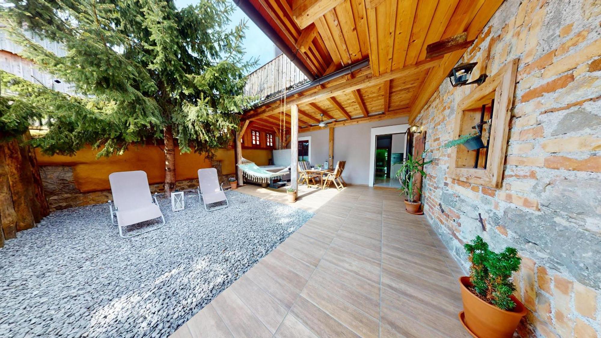 Hisa Ida - With Hot Tub And Sauna Apartment