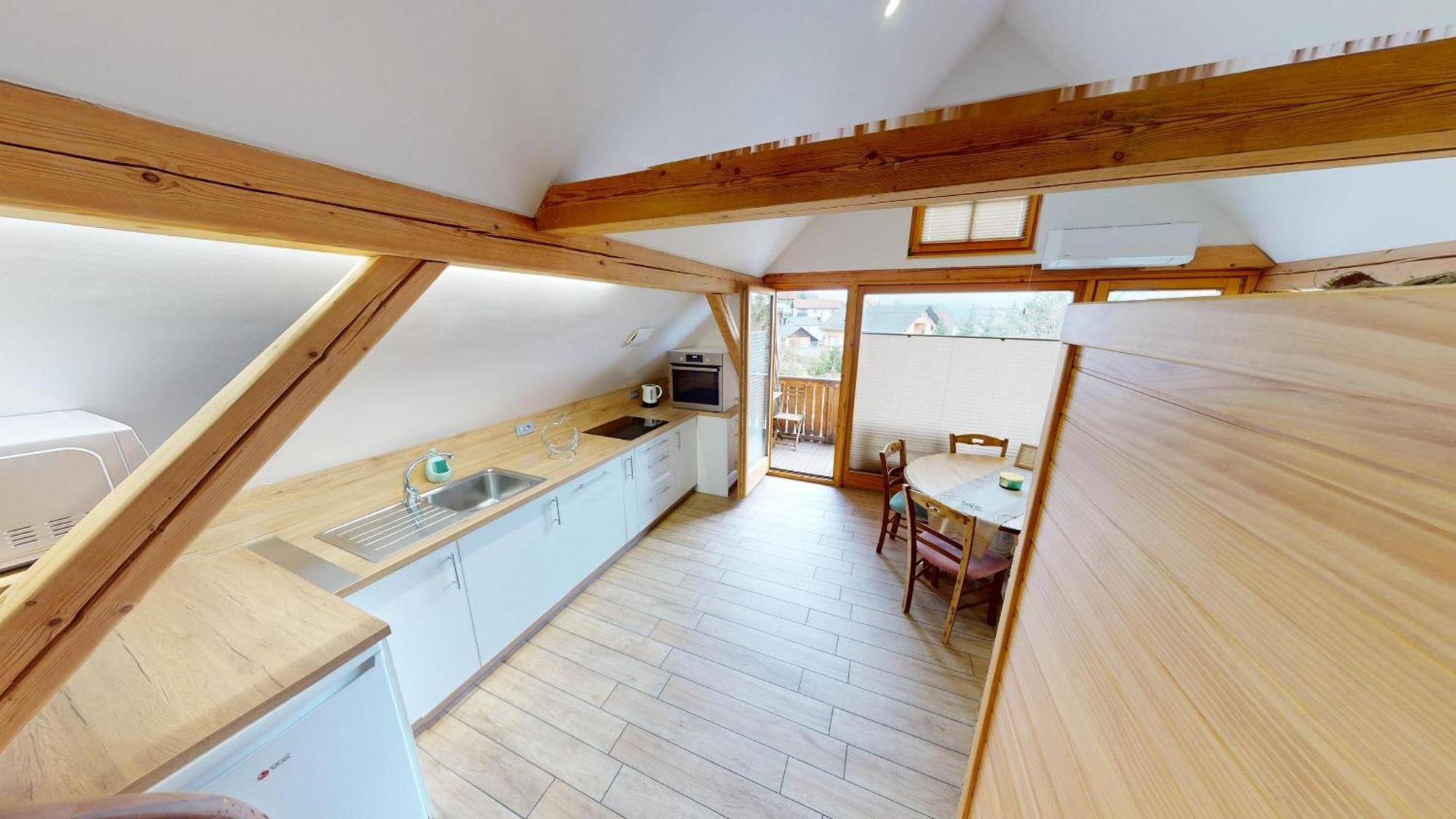 Apartment Hisa Ida - With Hot Tub And Sauna