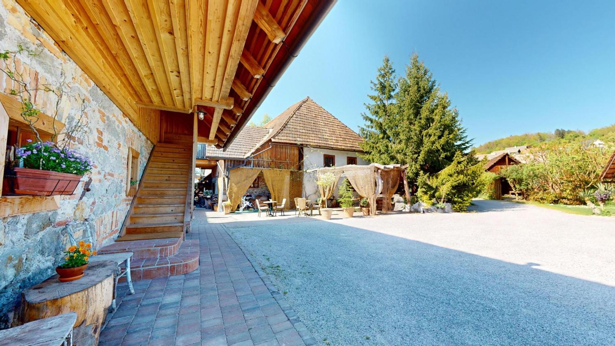 Hisa Ida - With Hot Tub And Sauna Apartment Ivancna Gorica