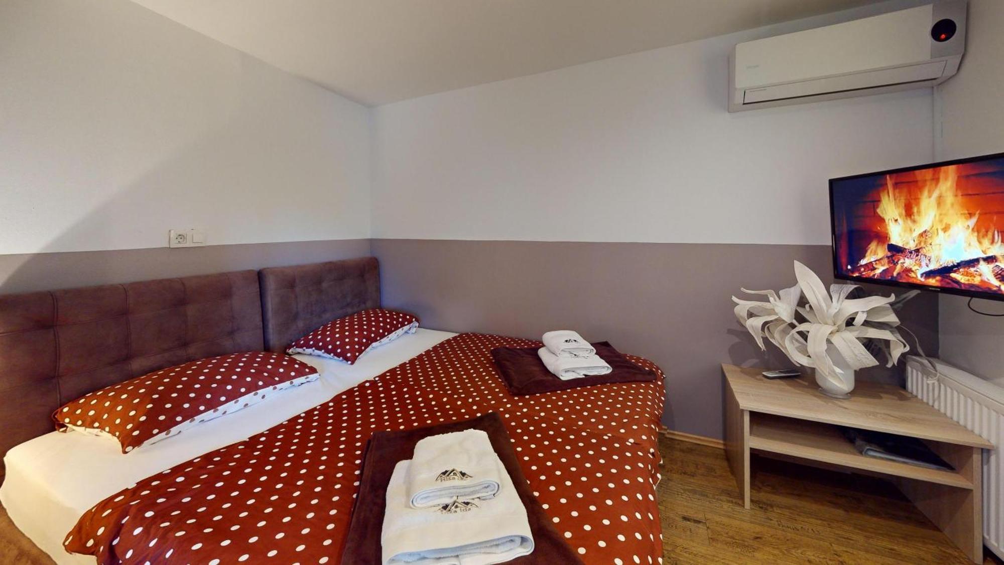 Hisa Ida - With Hot Tub And Sauna Apartment Ivancna Gorica